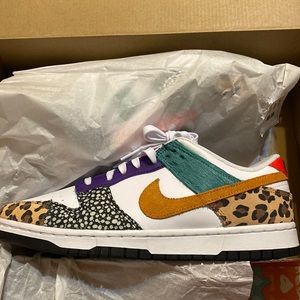 Nike womens safari dunks